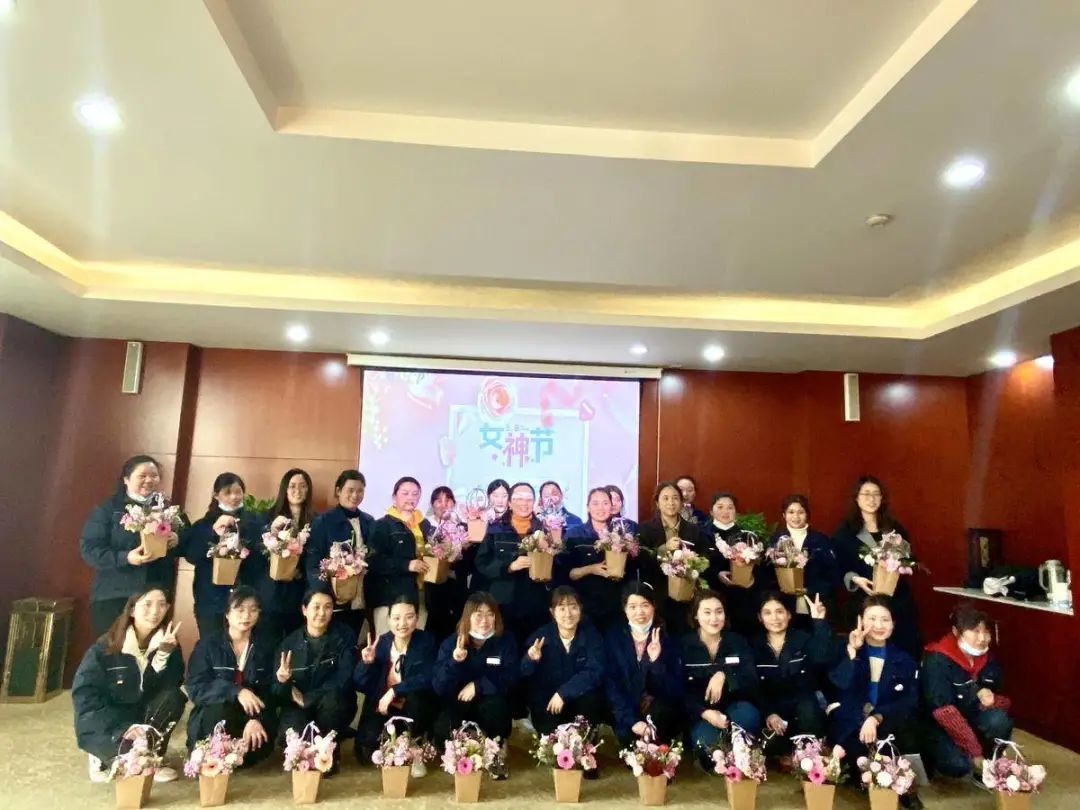 筑夢新時代 巾幗綻芳華｜麥點(diǎn)“三八婦女節(jié)”插花活動浪漫開啟